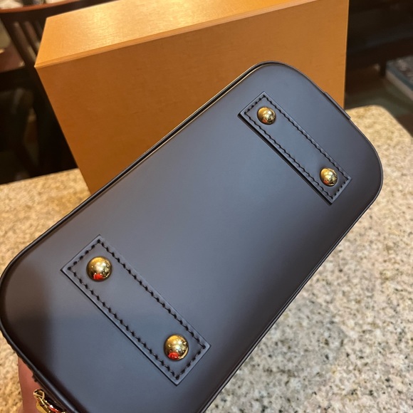 LOUIS VUITTON ALMA BB - Picture 10 of 14